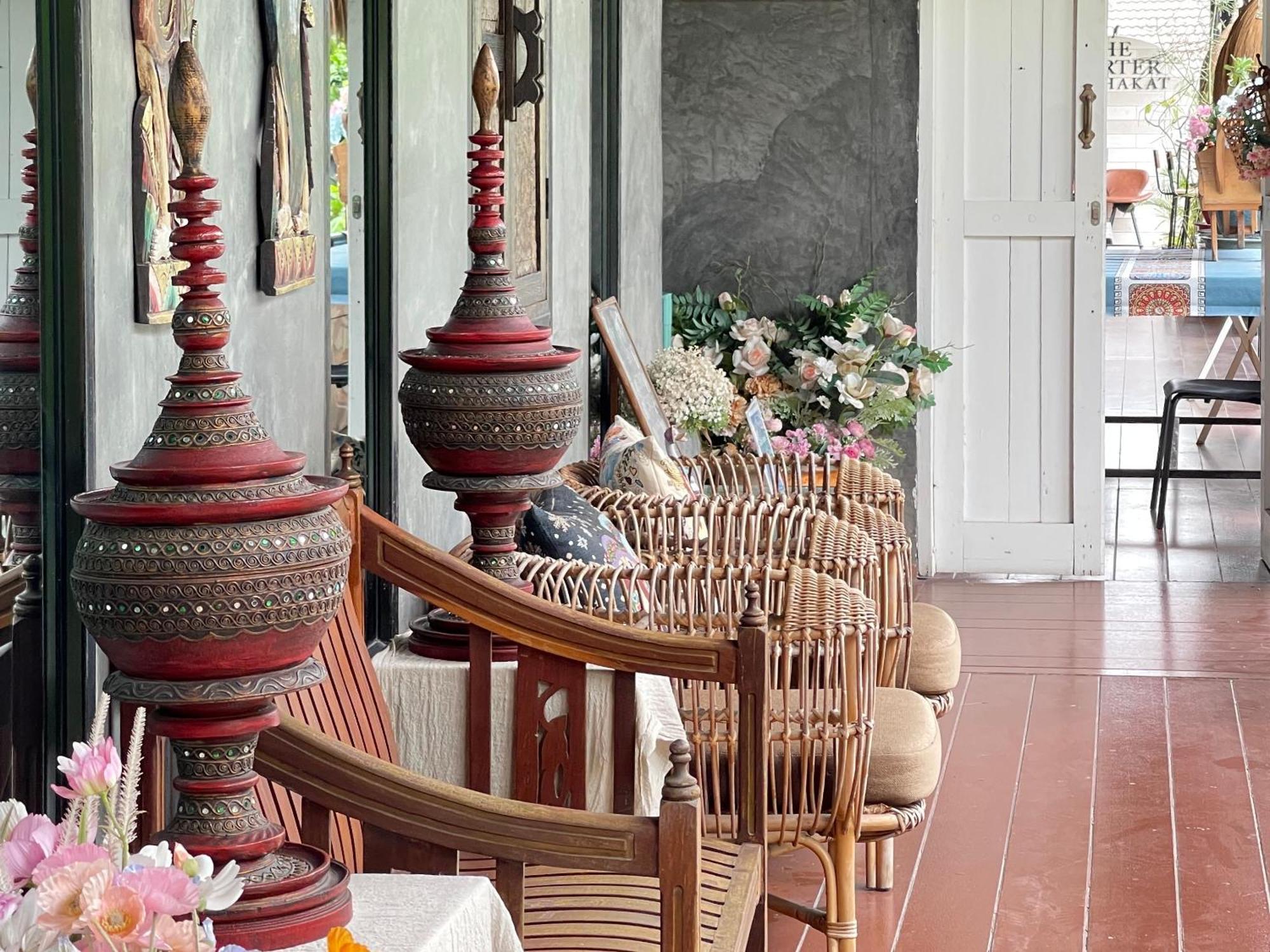 The Quarter Wutthakat Apartment Bangkok Bagian luar foto