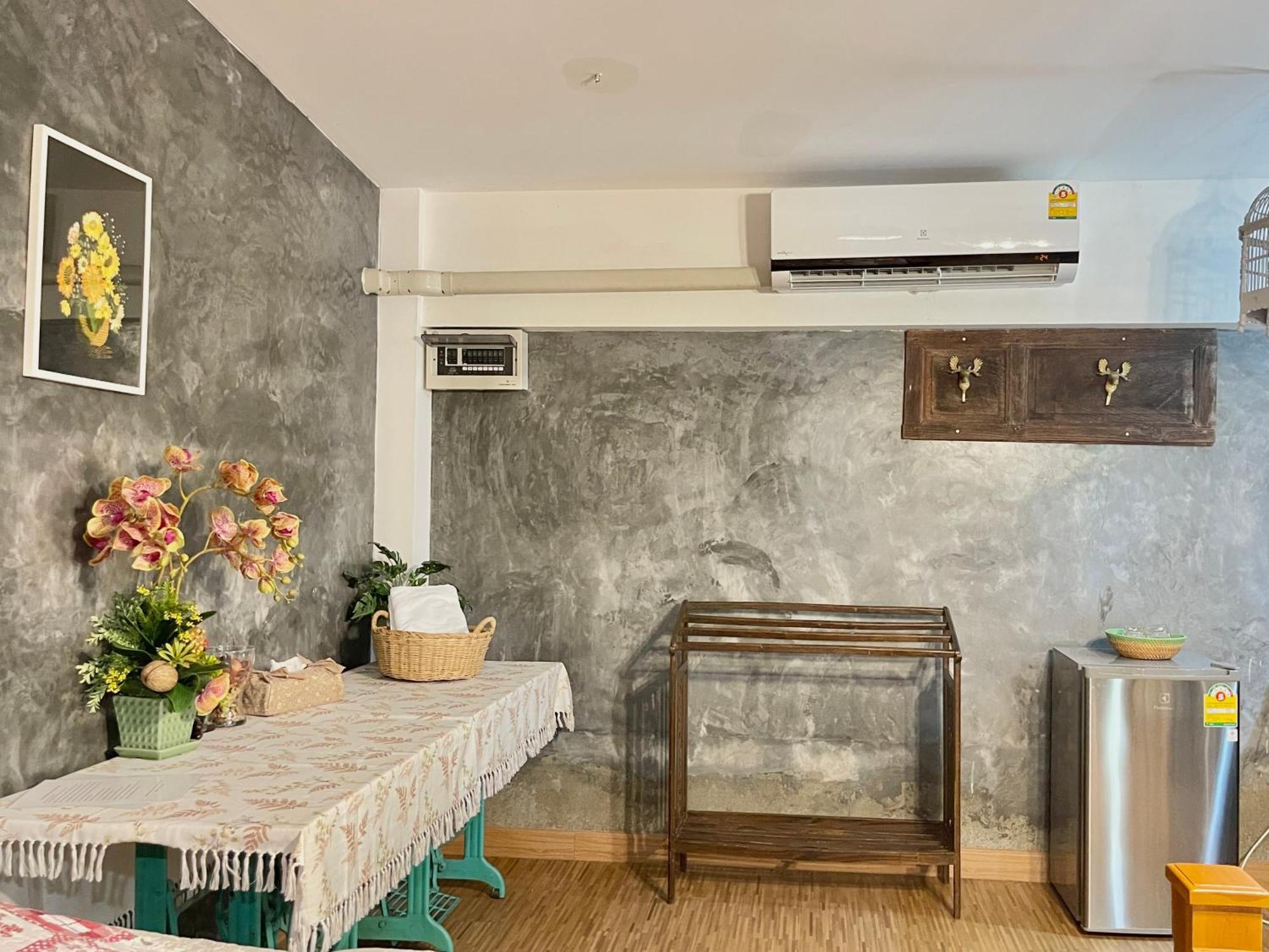 The Quarter Wutthakat Apartment Bangkok Ruang foto